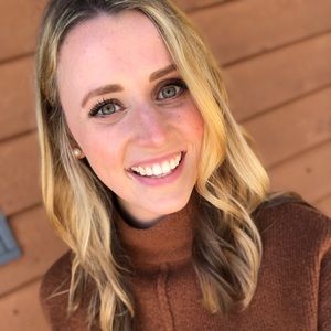 Meet your Posher, Kayla